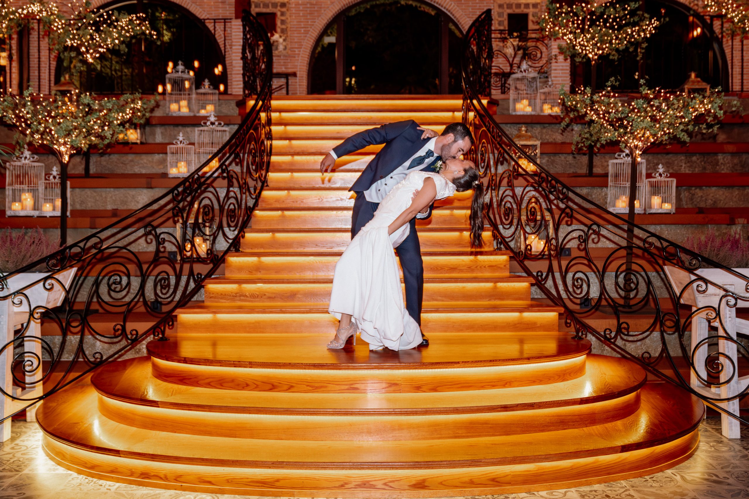 entrada-novios-escalera-hacienda-jacaranda