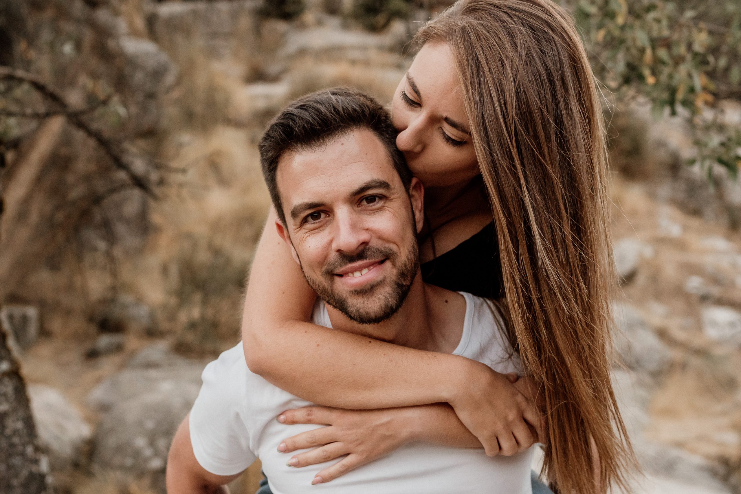 preboda-novios-beso-pedriza