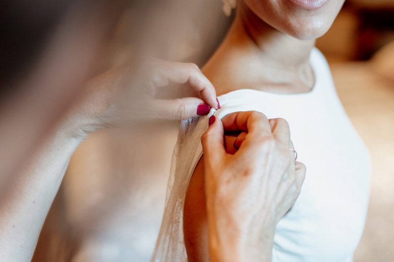 preparativos-novia-detalle-vestido