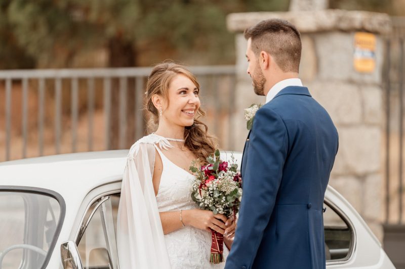 recien-casados-novios-boalo-coche